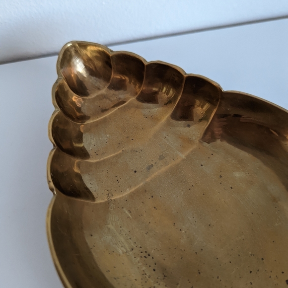 Vintage Brass Shell Dish - Picture 5 of 11